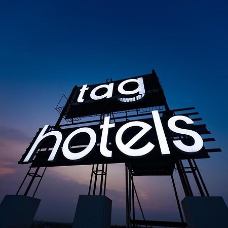 Tag Hotels Irugur Bagian luar foto
