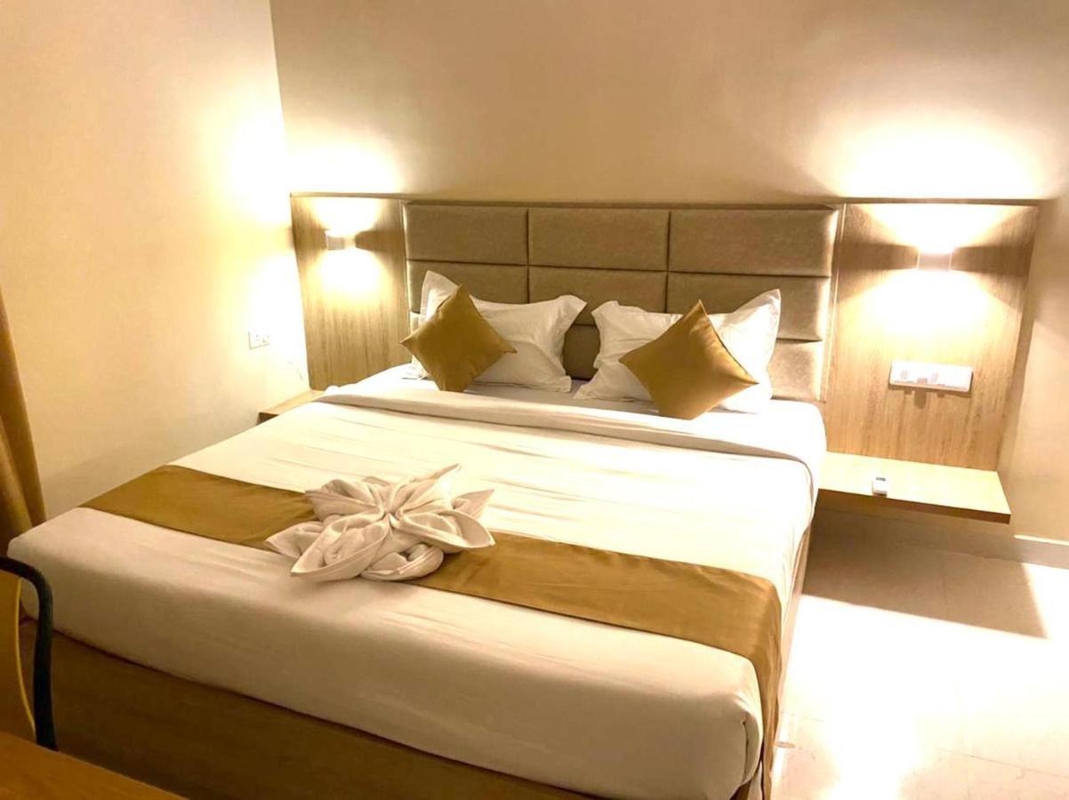Tag Hotels Irugur Bagian luar foto