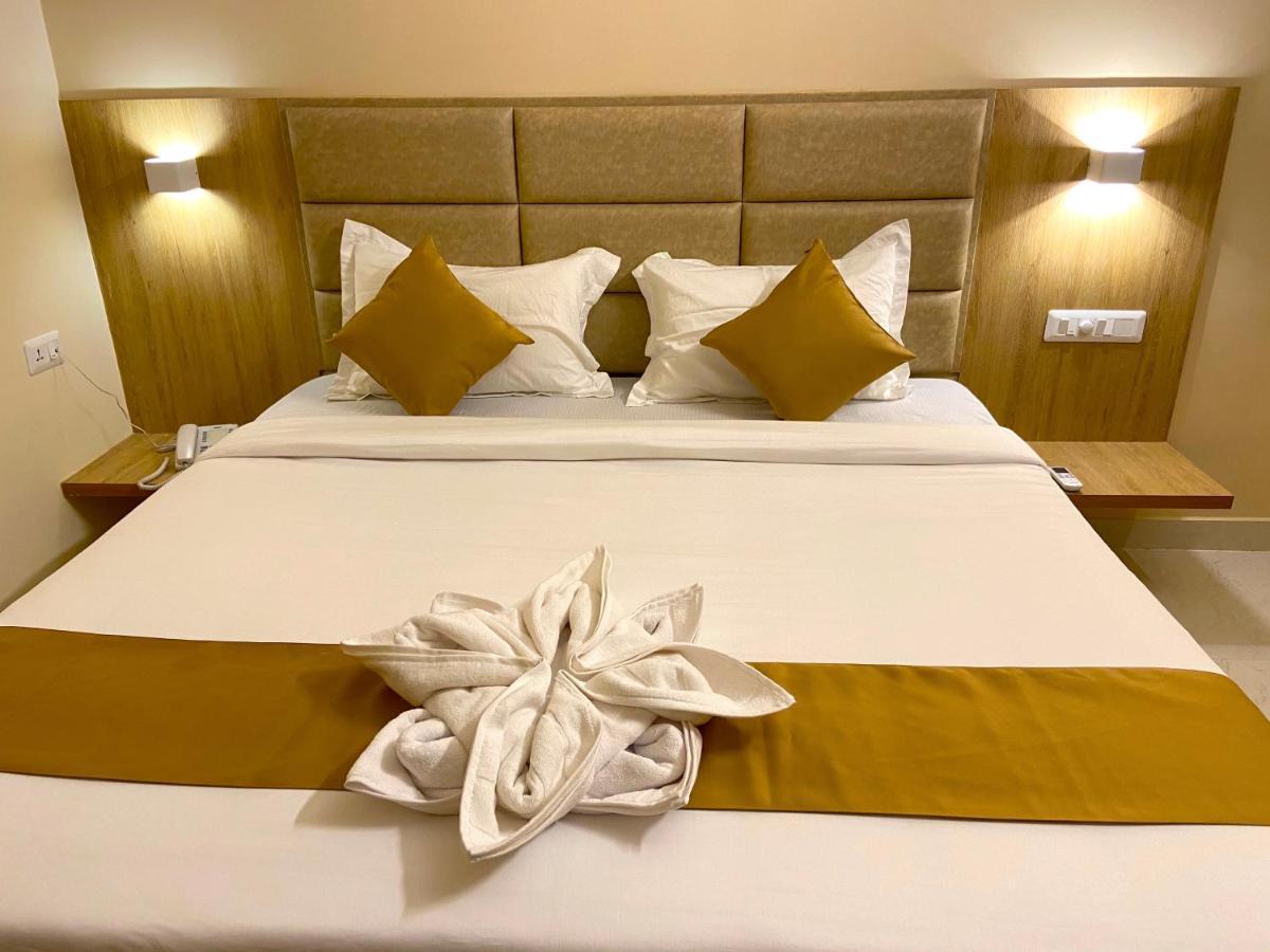 Tag Hotels Irugur Bagian luar foto
