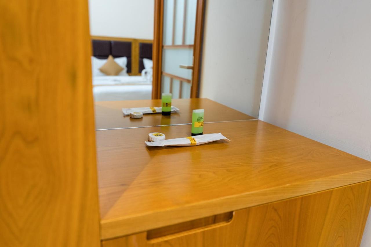 Tag Hotels Irugur Bagian luar foto