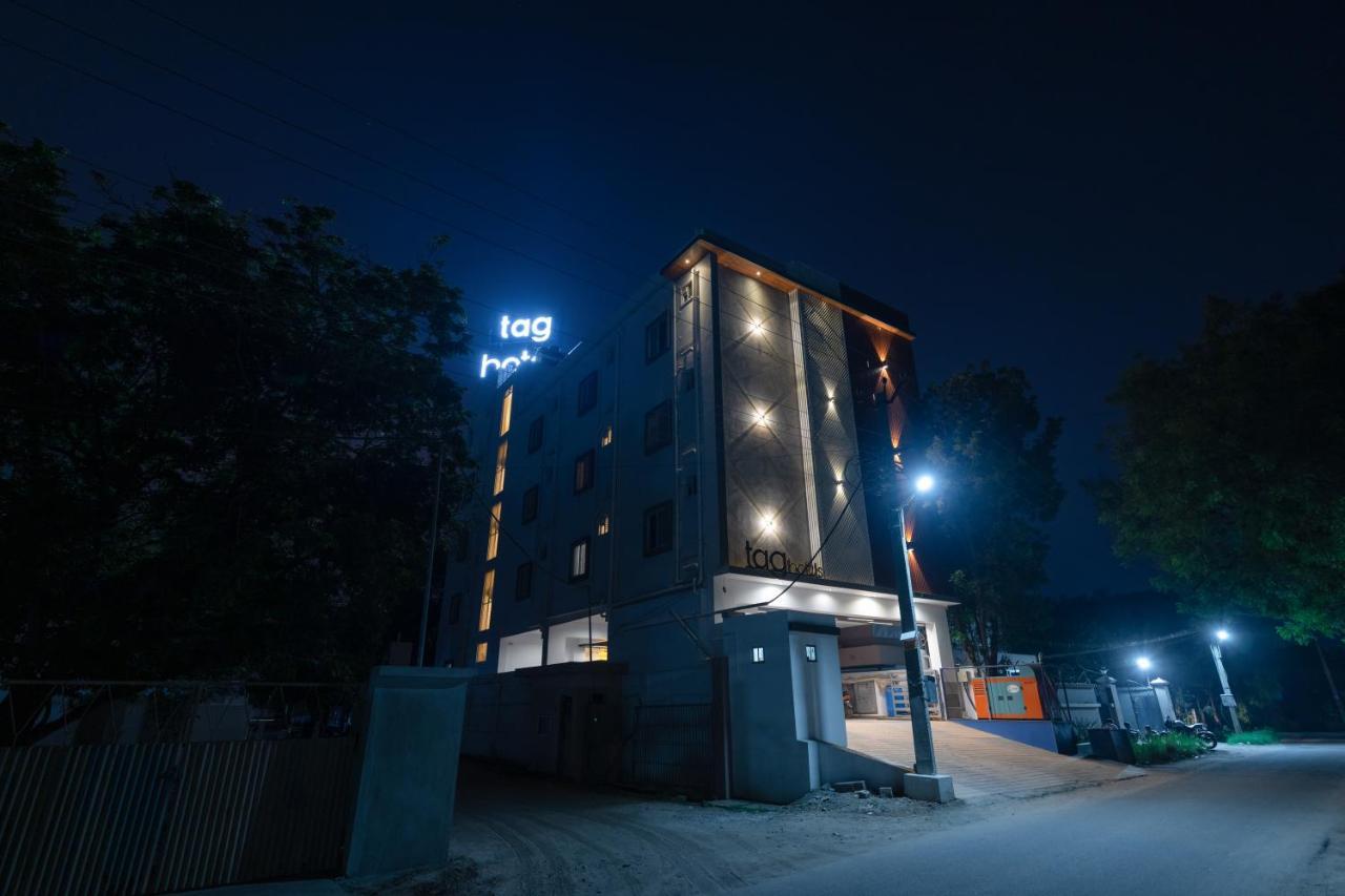 Tag Hotels Irugur Bagian luar foto