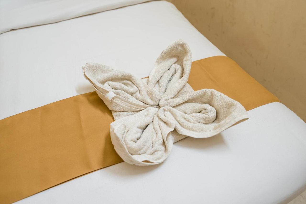 Tag Hotels Irugur Bagian luar foto