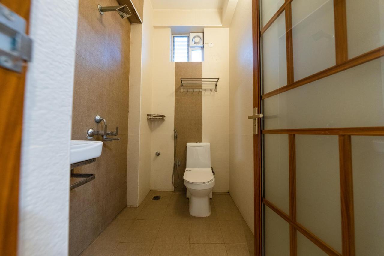 Tag Hotels Irugur Bagian luar foto